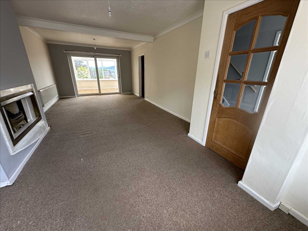 House Carlton Close in Blackrod