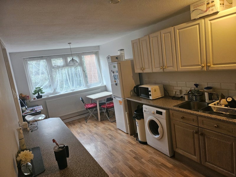 Room Paringdon Road in Harlow