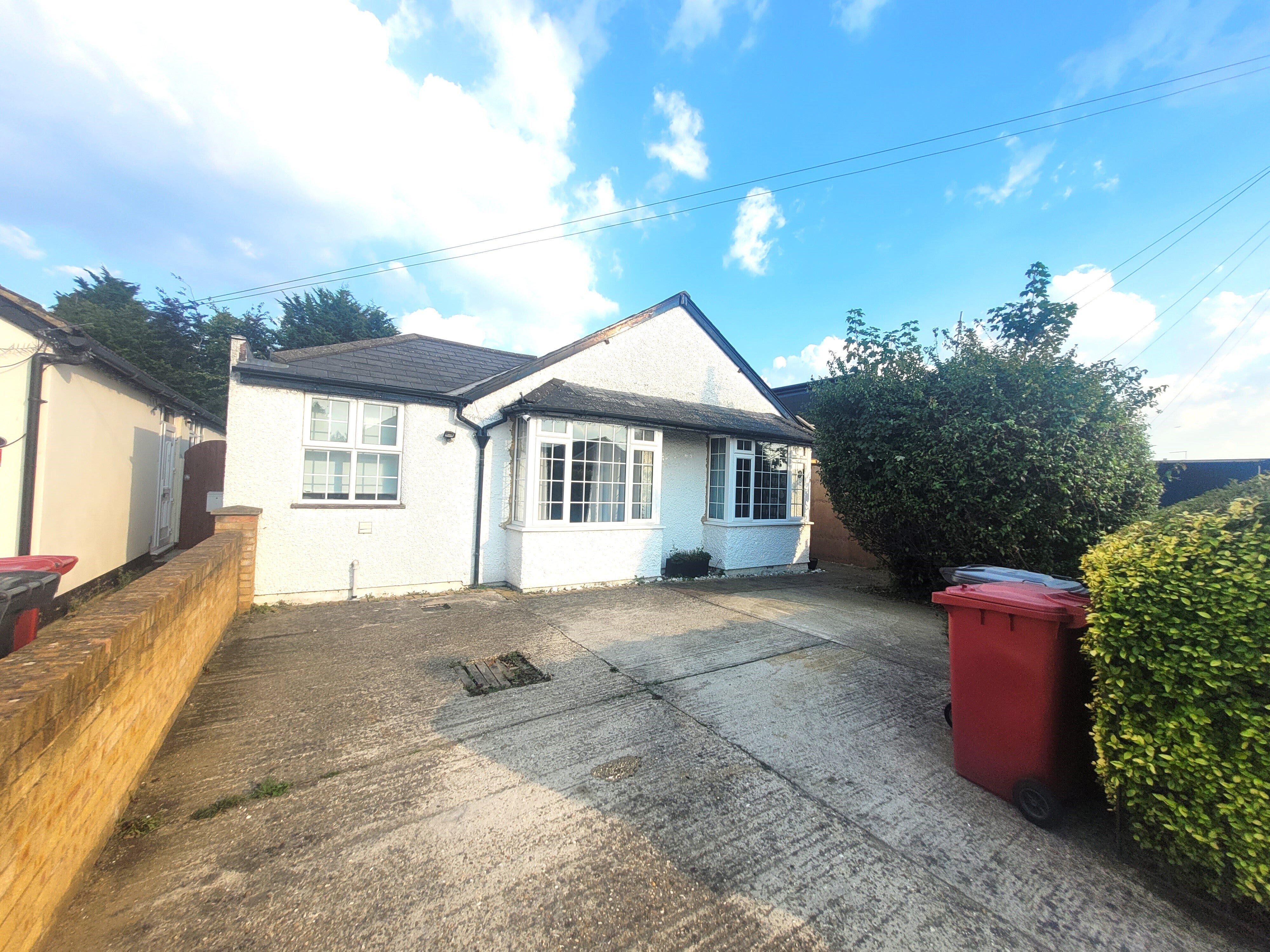 House Orchard Avenue in Slough