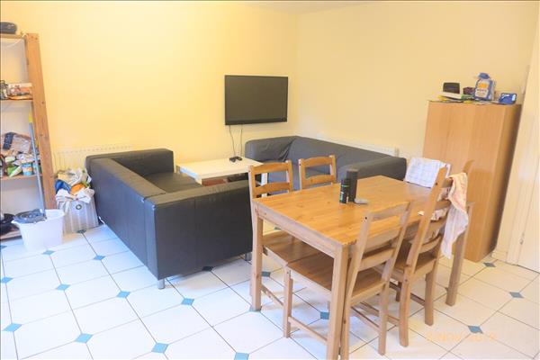 Room Wright Way in Stoke Gifford