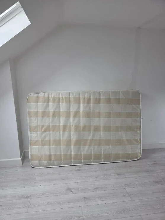 Room Eastcote Lane in Greater London