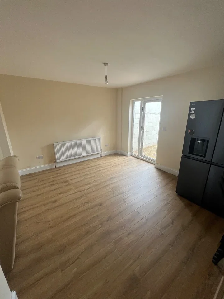 Room Denecroft Crescent in Greater London