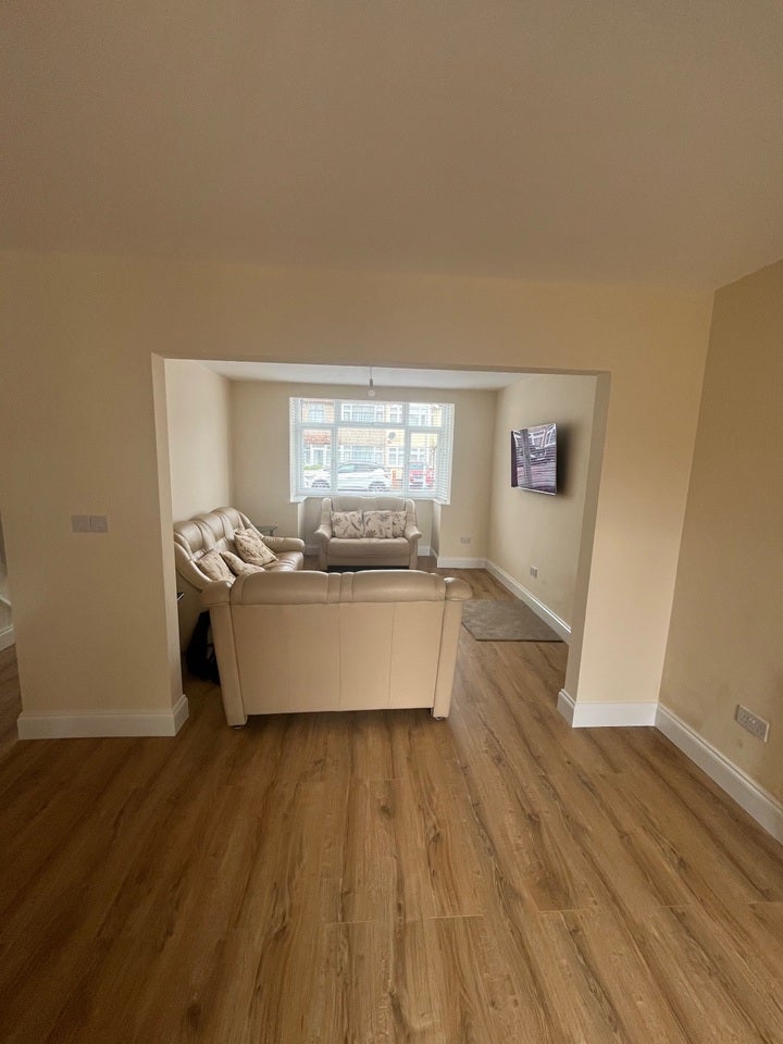 Room Denecroft Crescent in Greater London