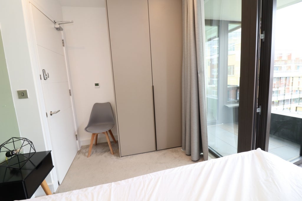 Room Globe Road in Greater London