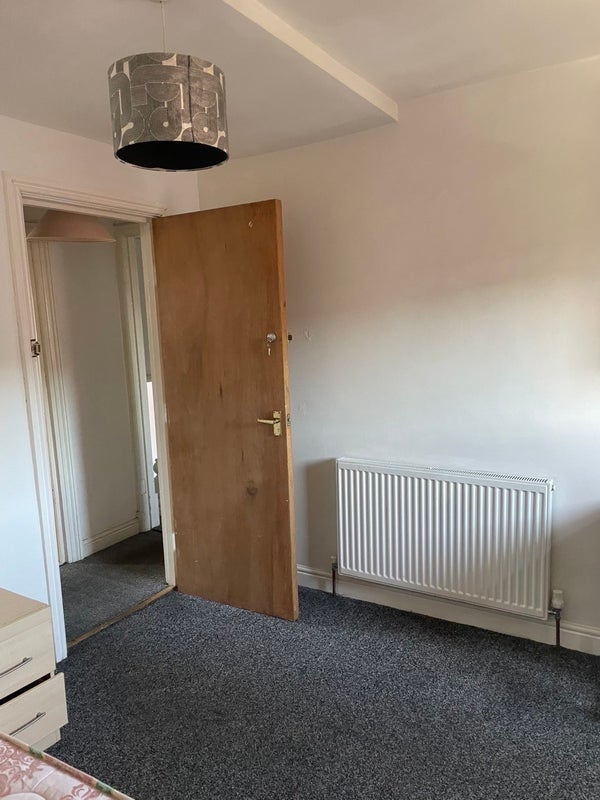 Room Wrangthorn Place in Leeds