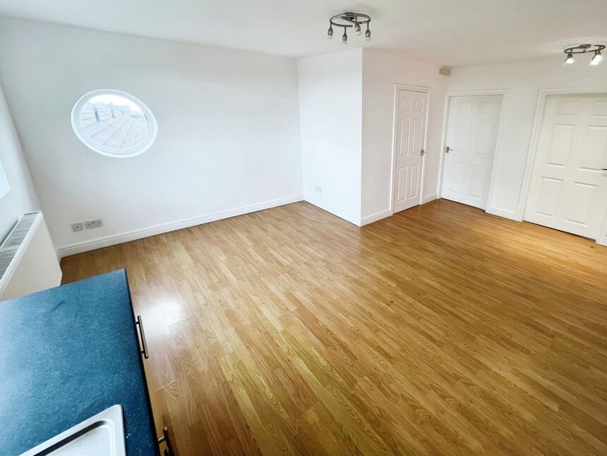 Flat Chester Road in Kidsgrove