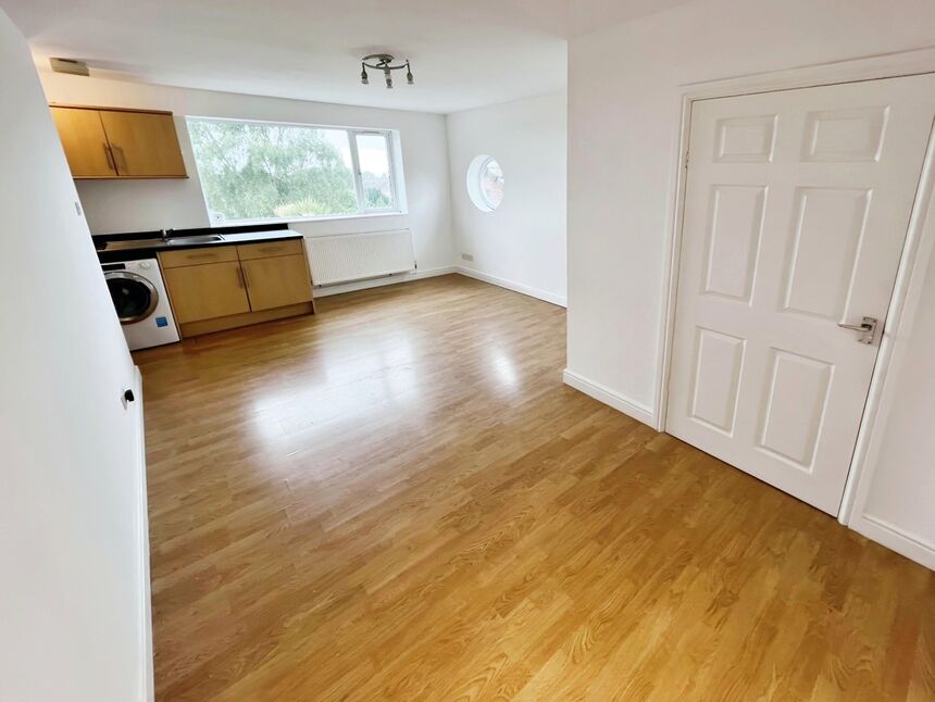 Flat Chester Road in Kidsgrove