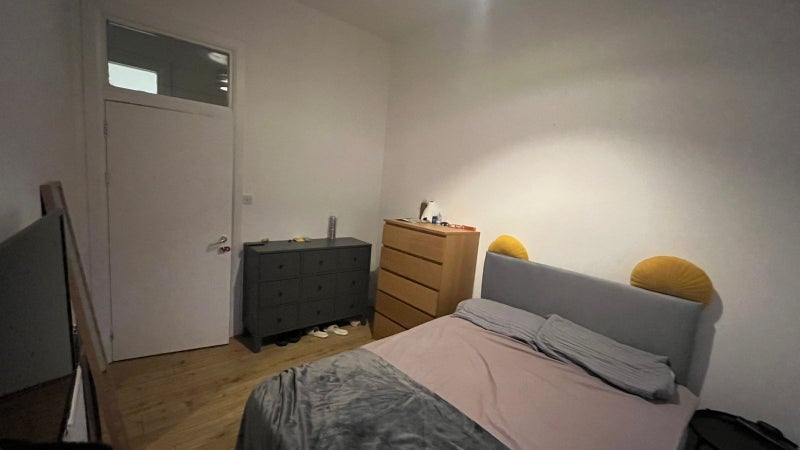 Room Maryhill Road in Glasgow