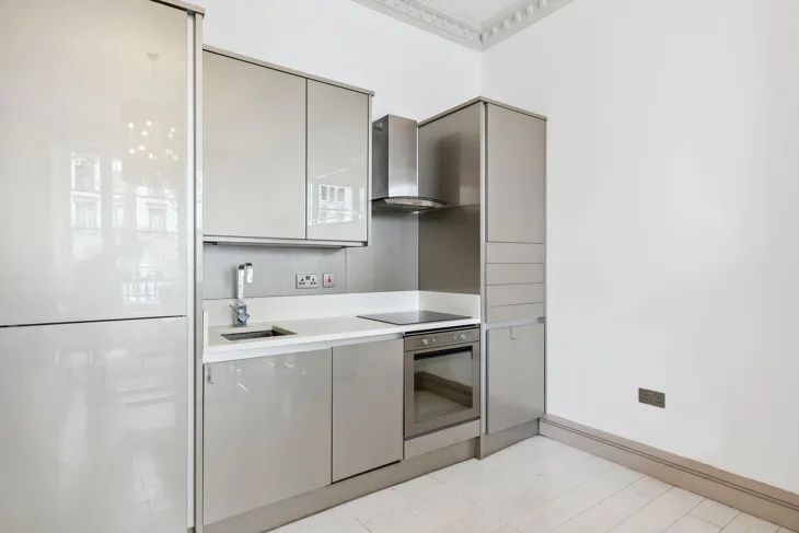 Flat Sussex Gardens in City of Westminster