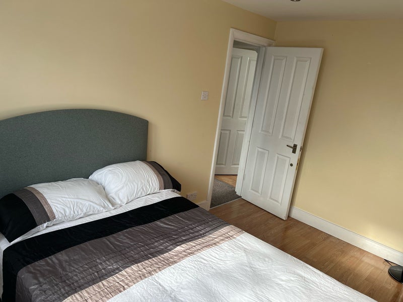 Room Lonsdale Avenue in Greater London