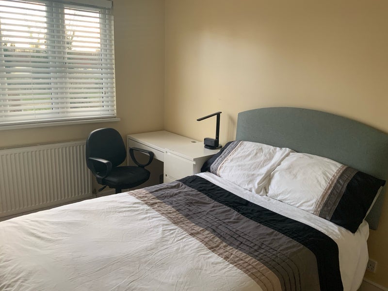 Room Lonsdale Avenue in Greater London