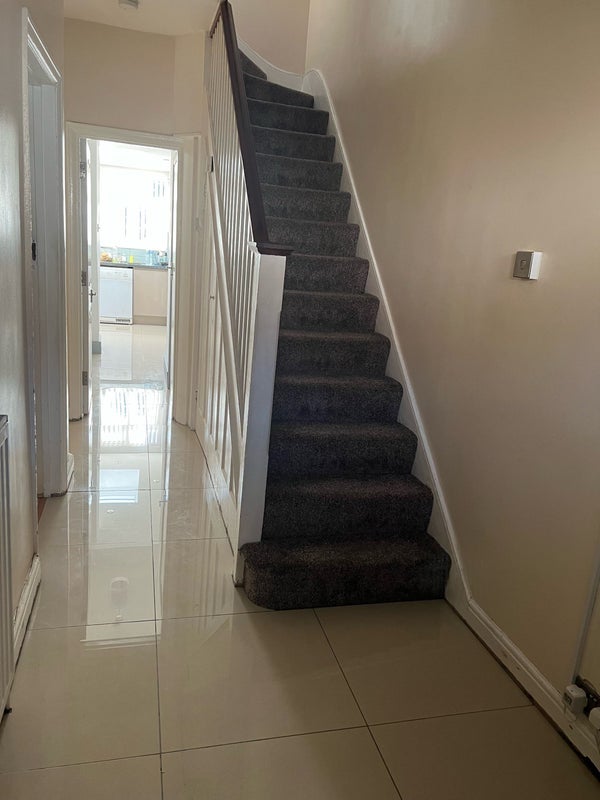 Room Lonsdale Avenue in Greater London