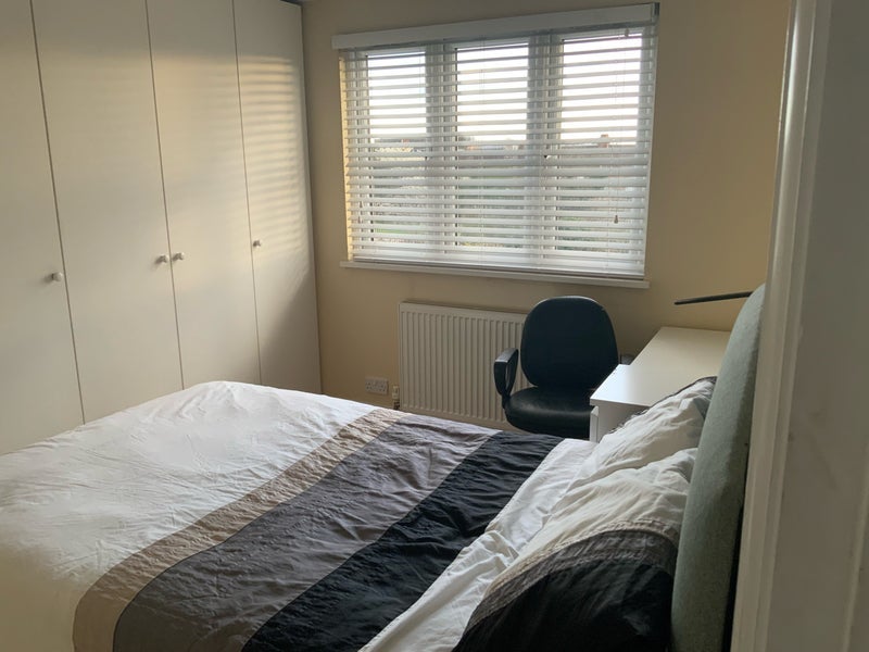 Room Lonsdale Avenue in Greater London
