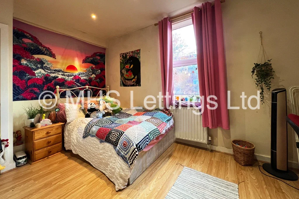 House Back Ashville Grove in Leeds
