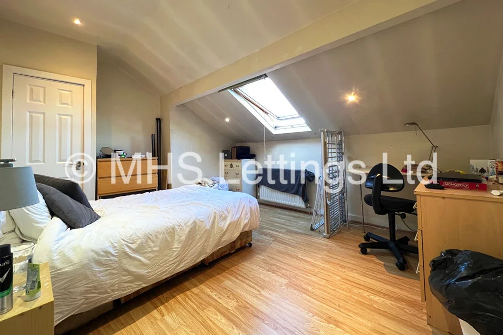House Back Ashville Grove in Leeds