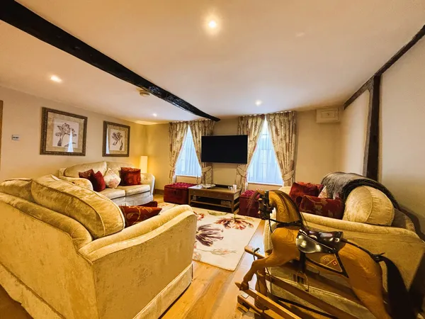 Flat East Street in Tonbridge and Malling