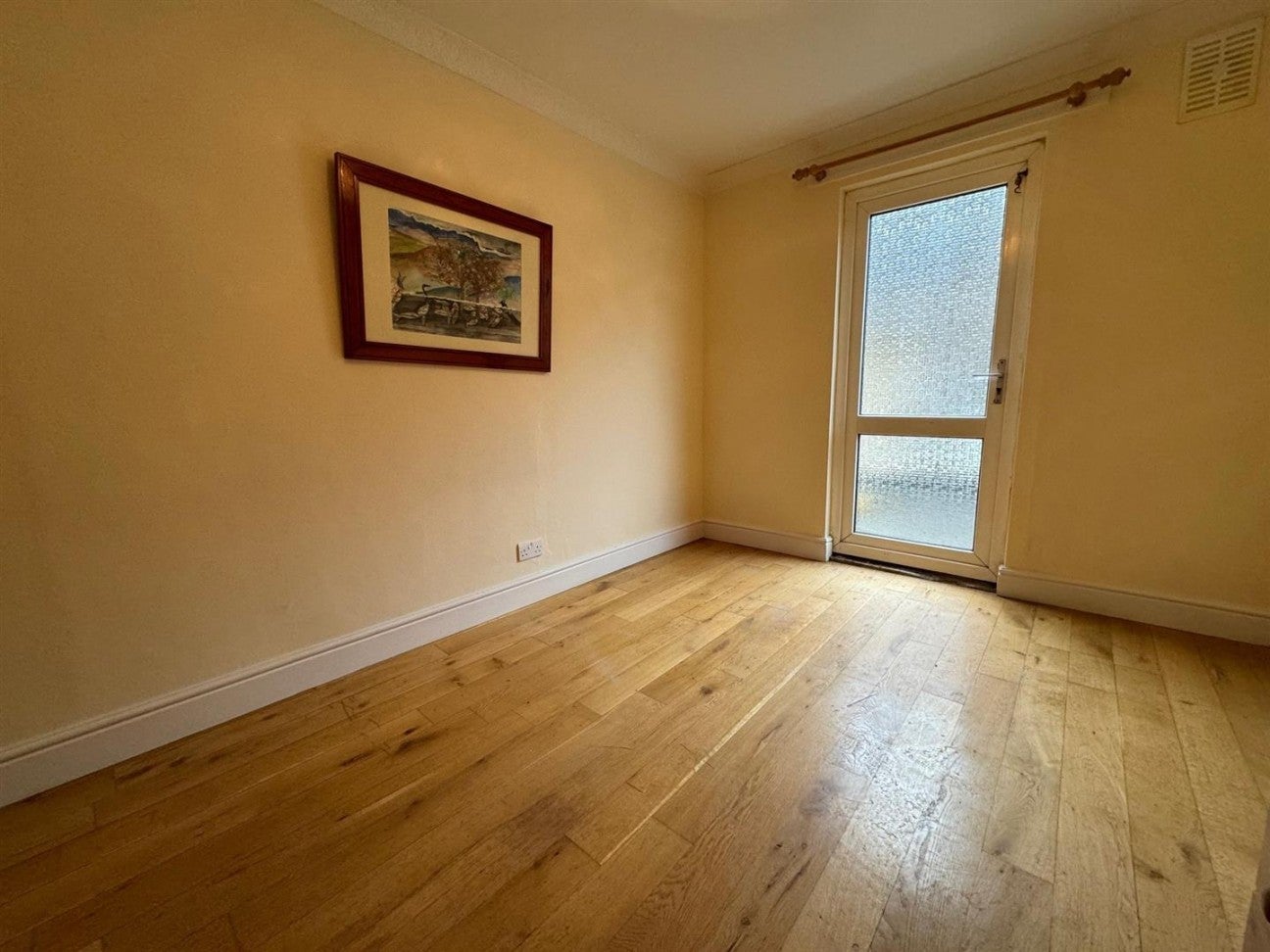 Flat Westcroft Square in Greater London