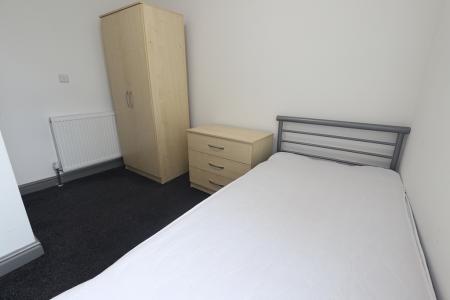Flat London Road in Newcastle-under-Lyme