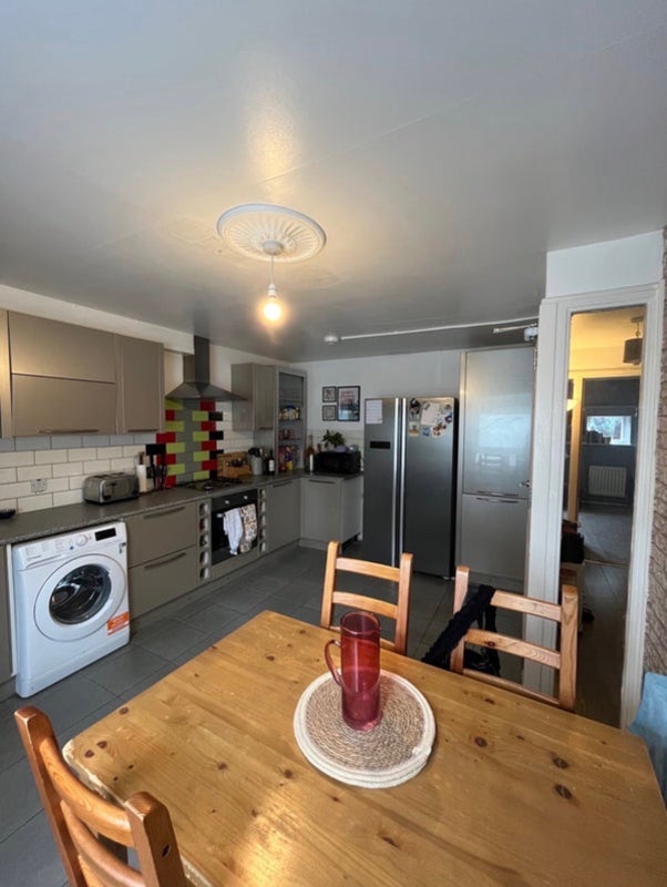 Room Brockley Way in Greater London