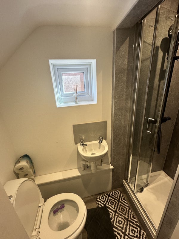 Room Burnage Lane in Manchester