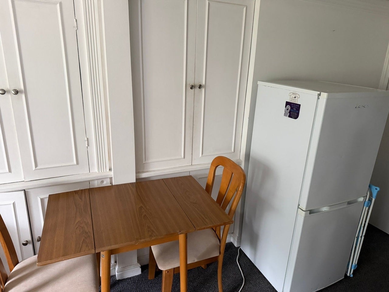 Flat Hampton Court Road in Greater London