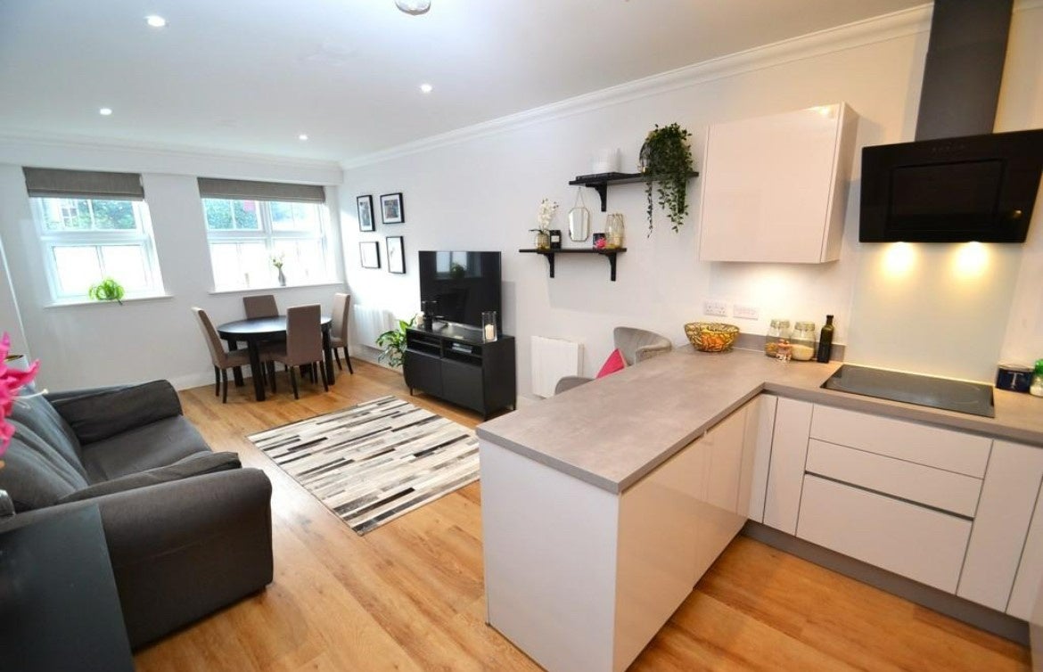 Flat Watling Street in Hertsmere