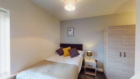 Room Harcourt Street in Royton