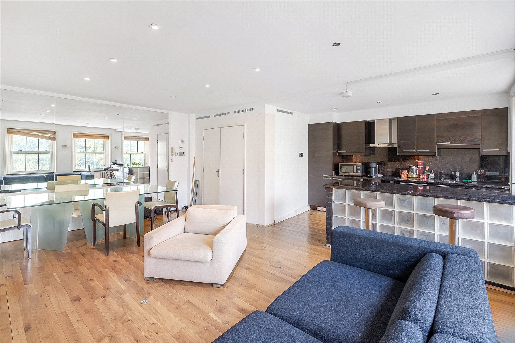 Flat Ennismore Gardens in City of Westminster