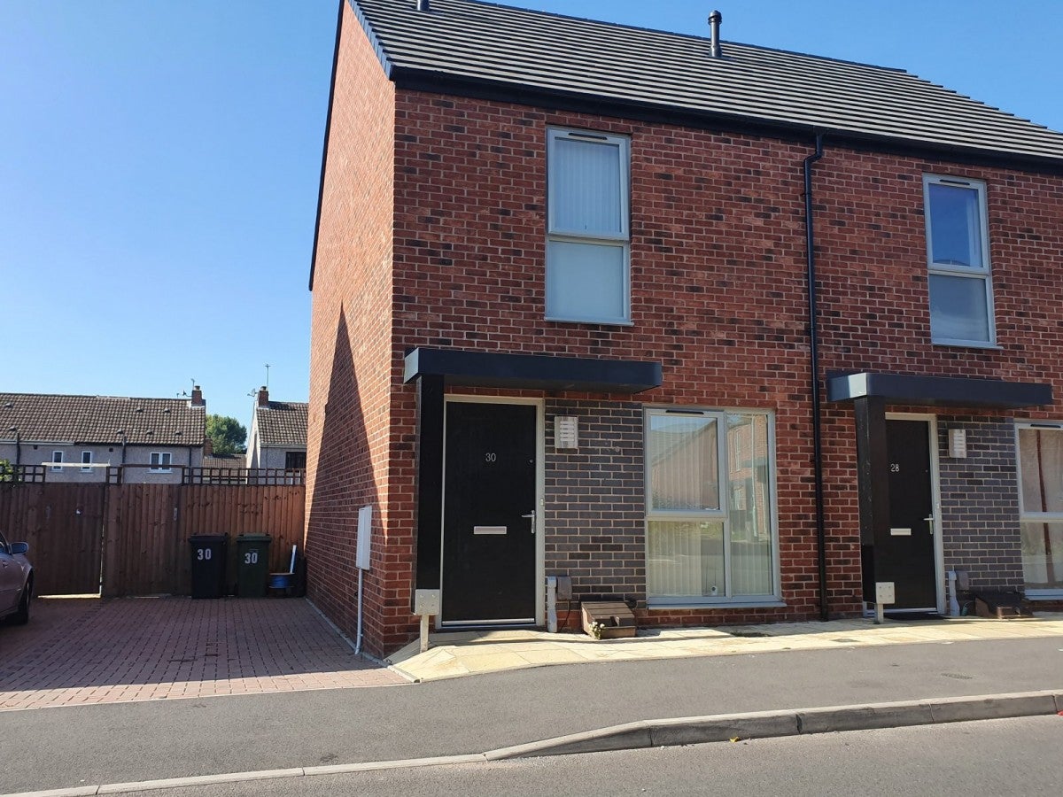 House Rowan Tree Drive in Wolverhampton