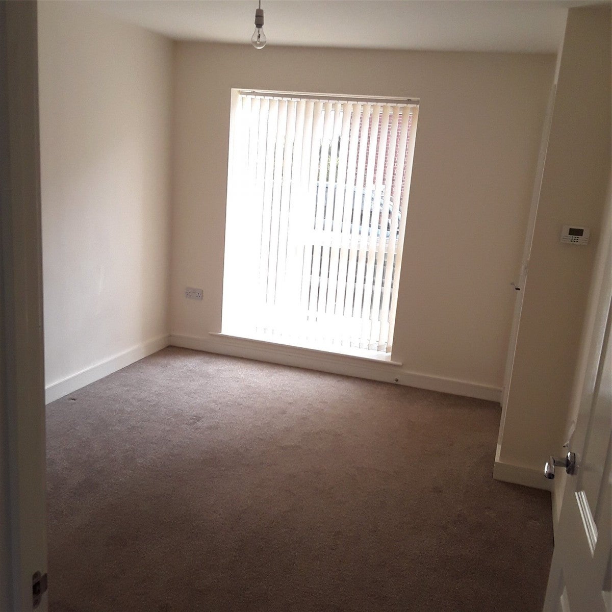 House Rowan Tree Drive in Wolverhampton