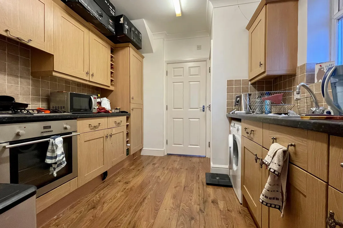 Flat Broadwater Road in Worthing