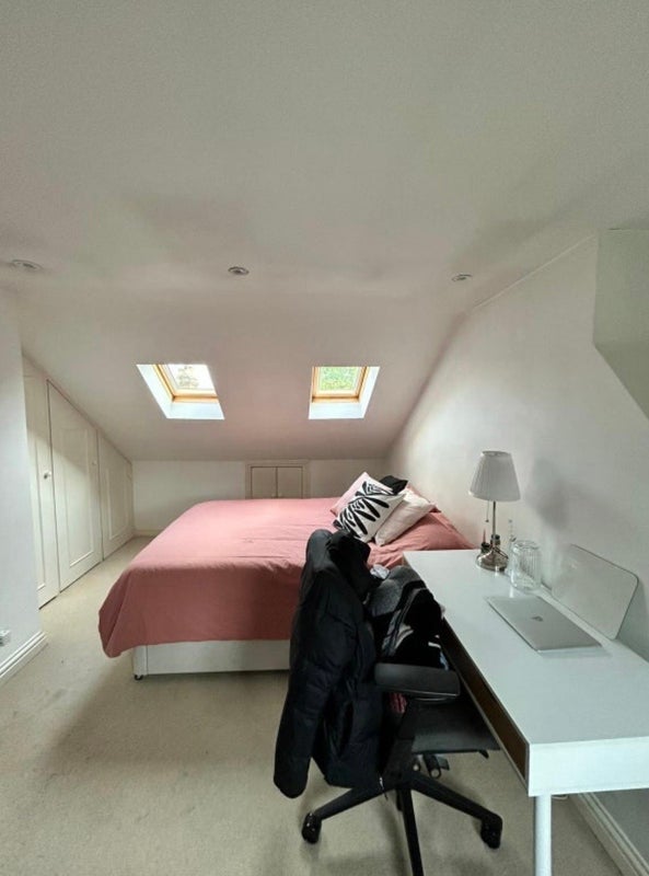 Room Morrison Street in Greater London