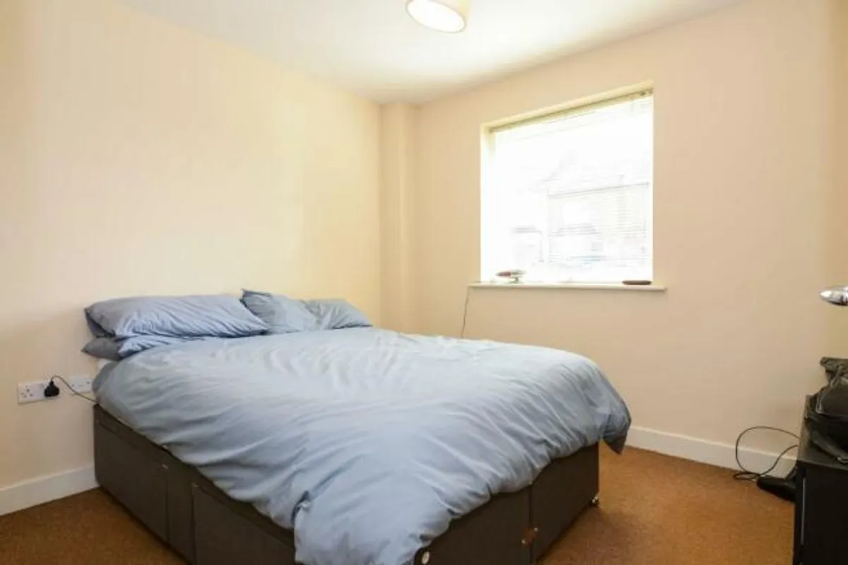 Flat Whippendell Road in Watford