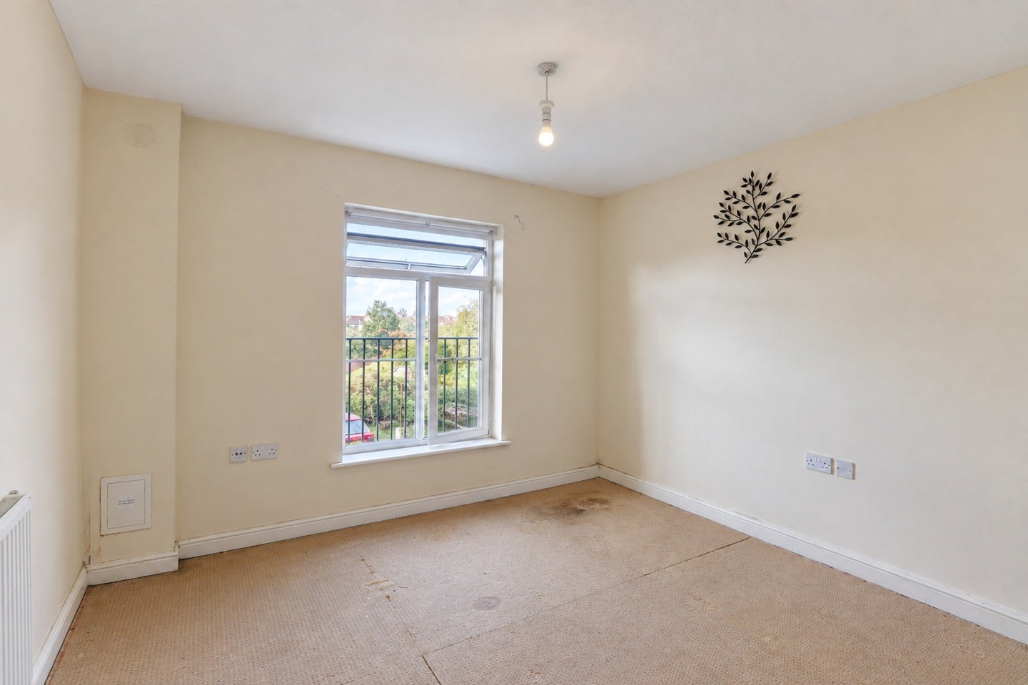 Flat Loxford Lane in Greater London