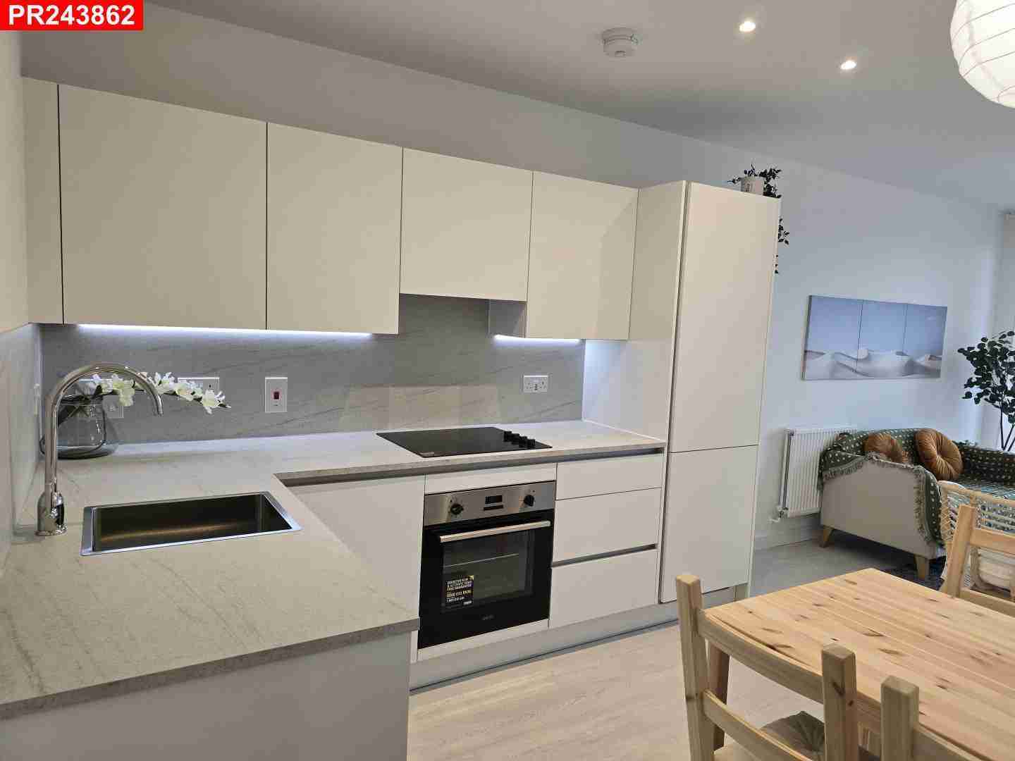 Flat West Hendon Broadway in Greater London