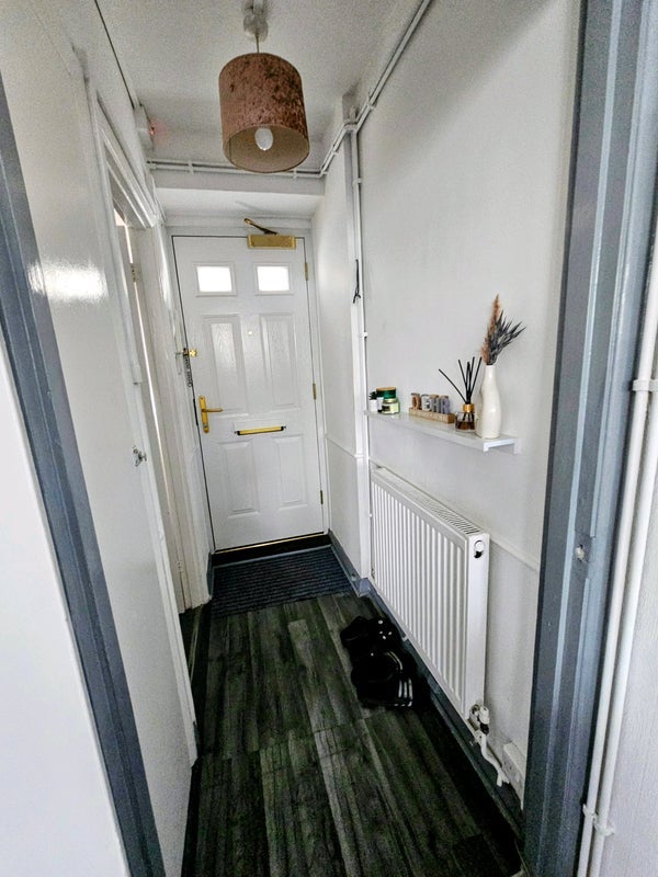 Flat Cambridge Heath Road in Greater London