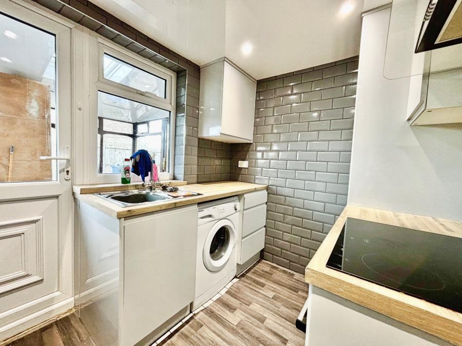 Flat Trentham Avenue in Newcastle upon Tyne