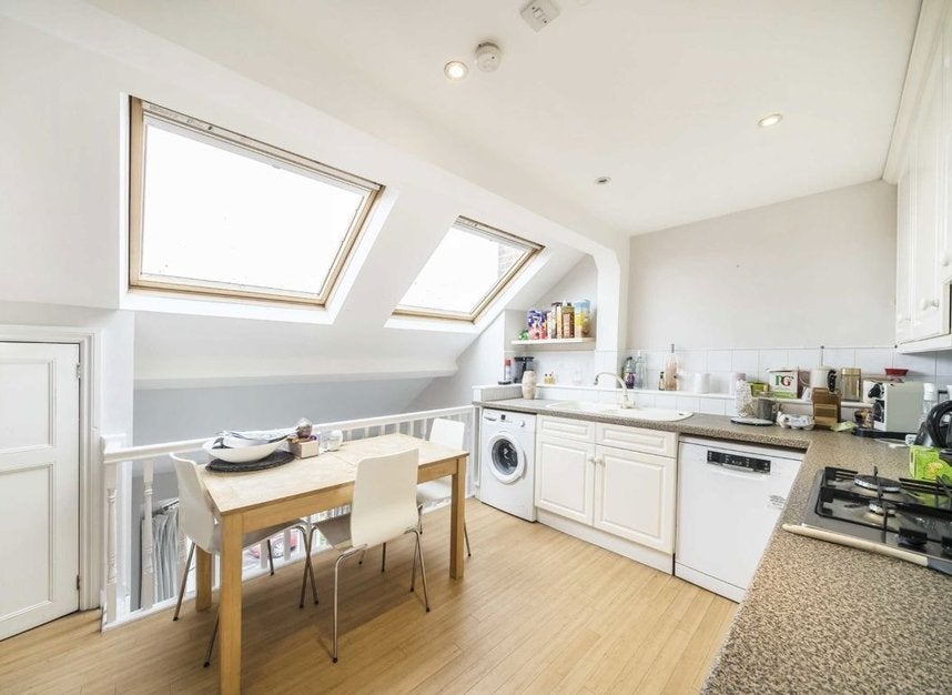 Flat Rowallan Road in Greater London