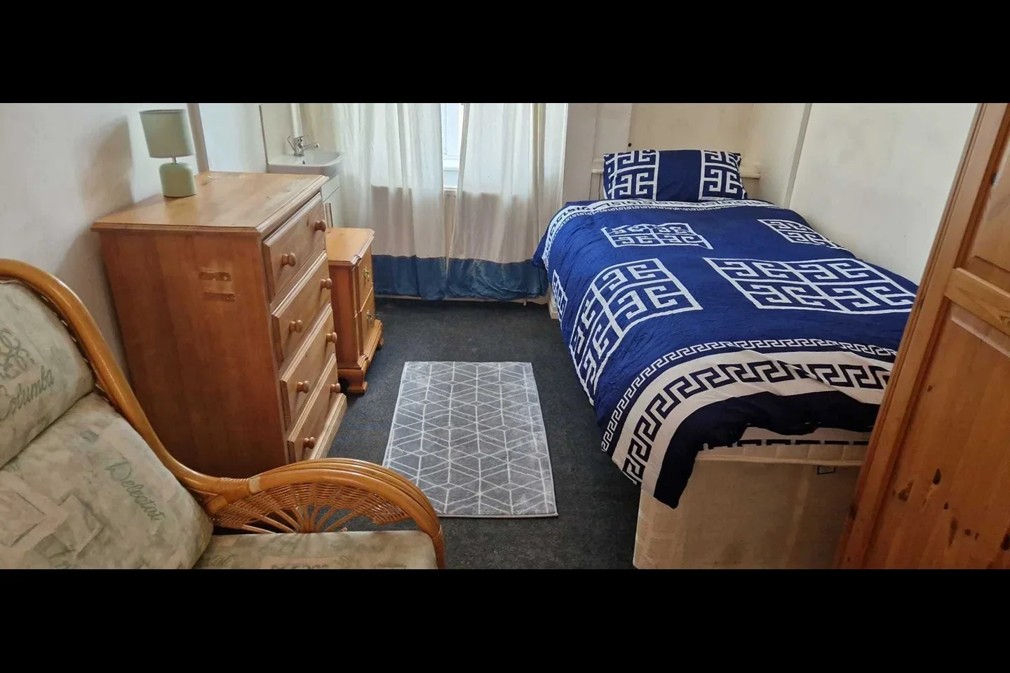 Room Forge Road in Darlaston