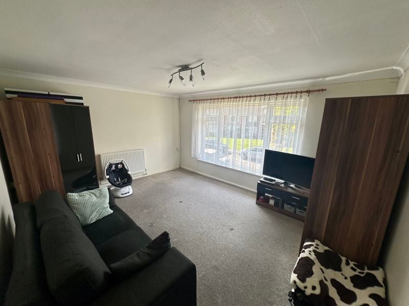 Flat Gilbert Road in Chichester