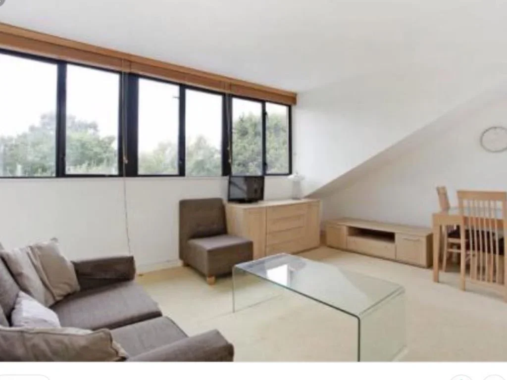 Flat Hartfield Crescent in Greater London