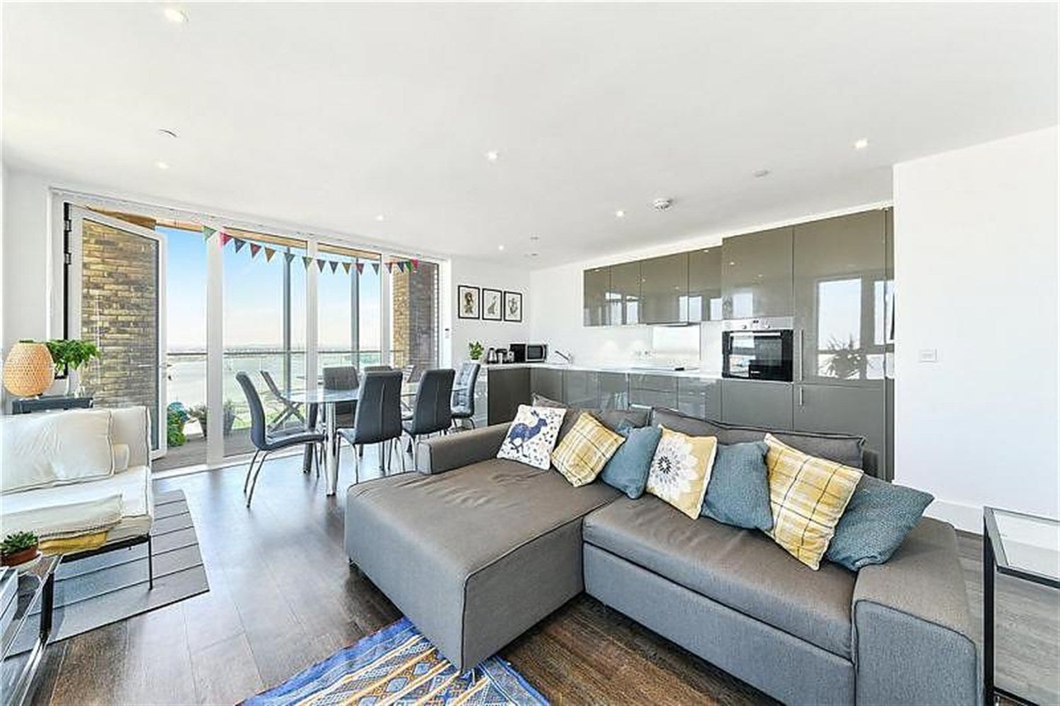 Flat Plumstead Road in Greater London