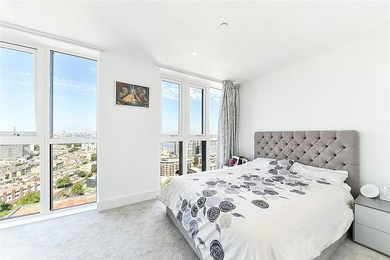 Flat Plumstead Road in Greater London