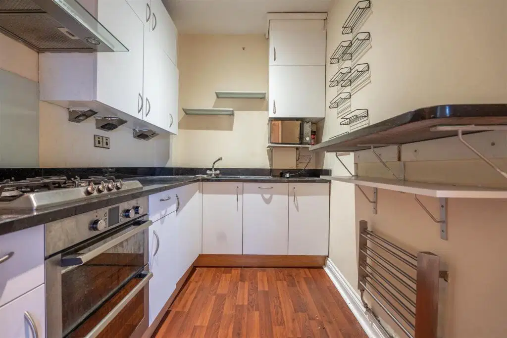 Flat Sophia Square in Greater London