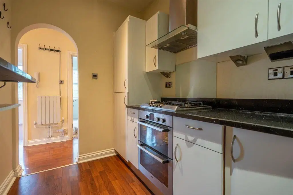 Flat Sophia Square in Greater London
