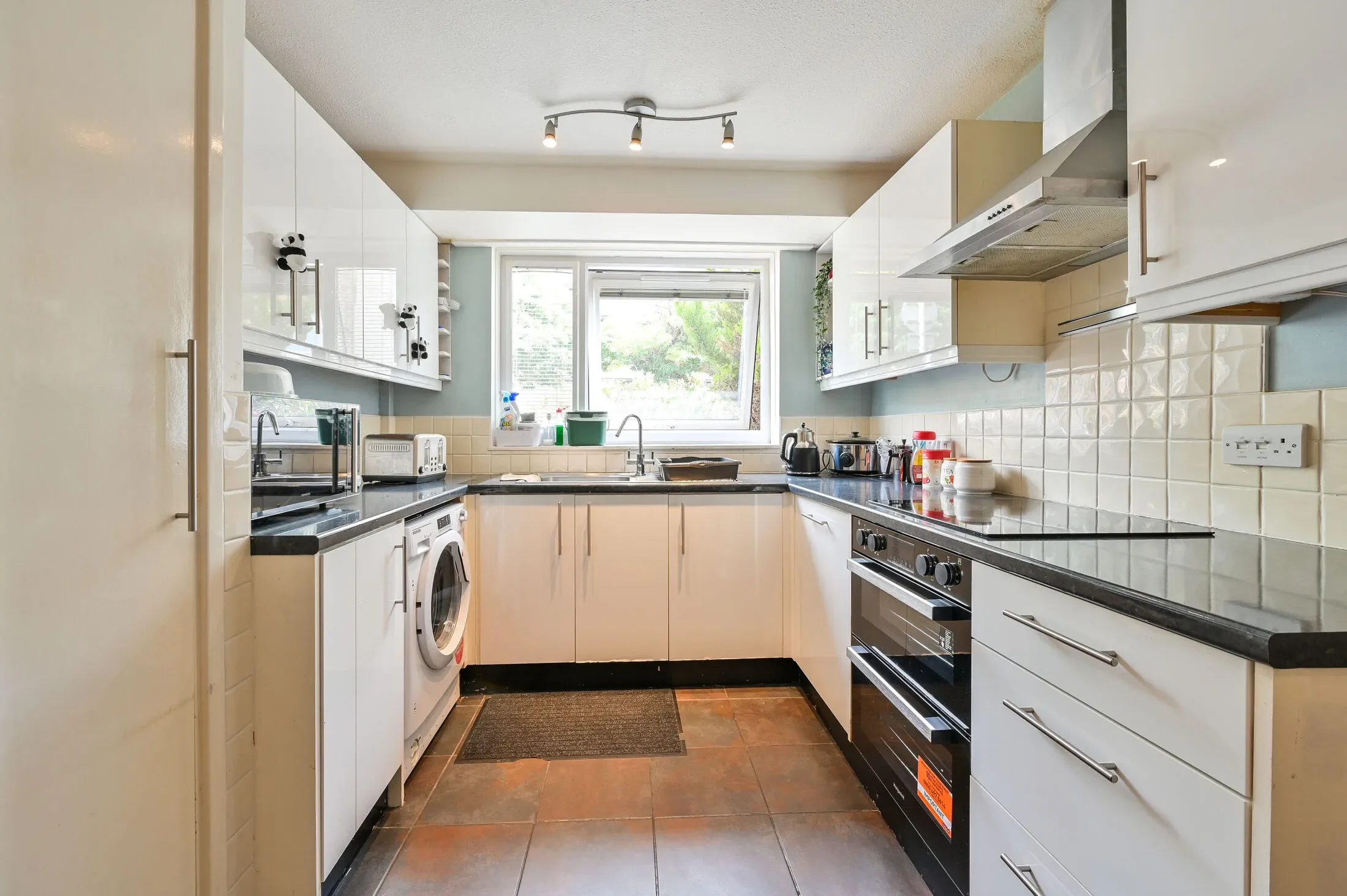 Flat Borrett Close in Greater London