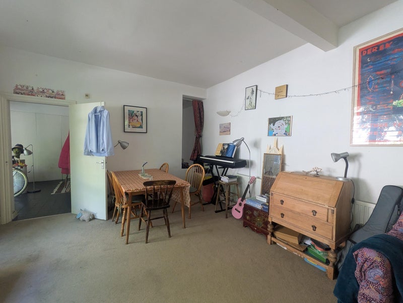 Room Upstall Street in Greater London
