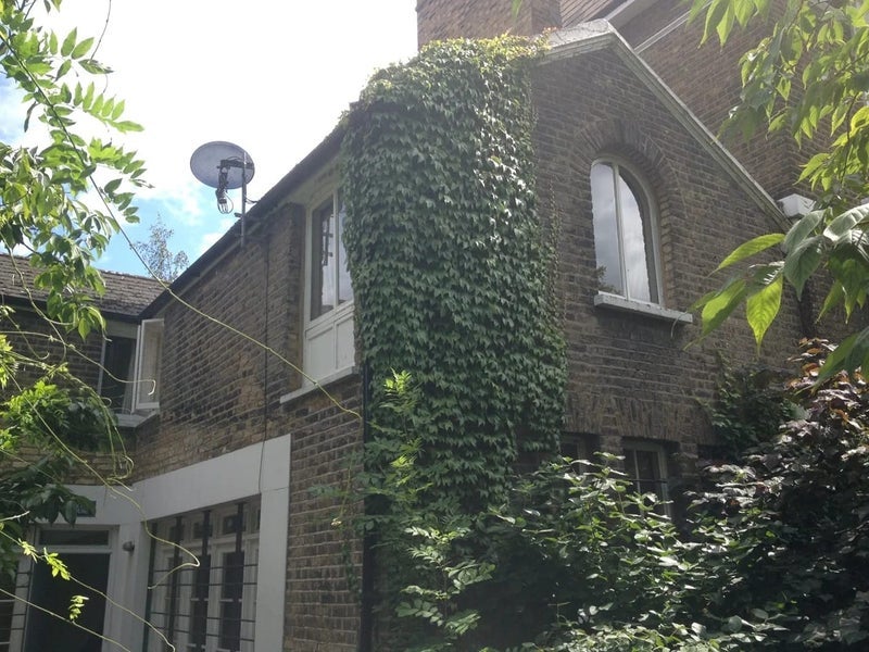 Room Upstall Street in Greater London