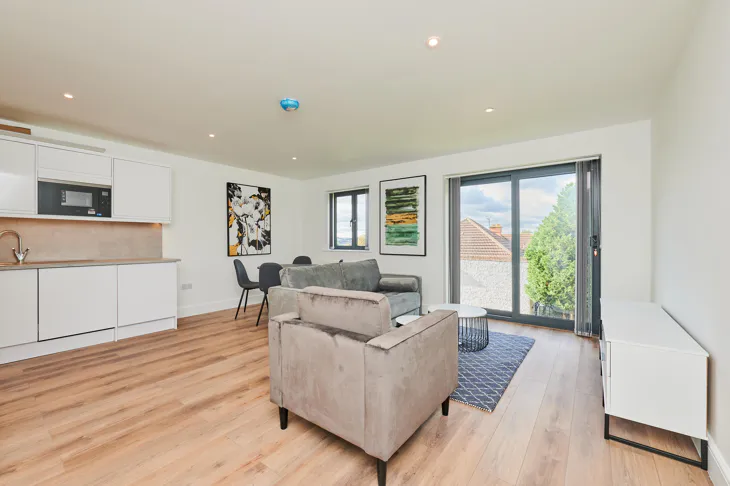 Flat Hendon Way in Greater London