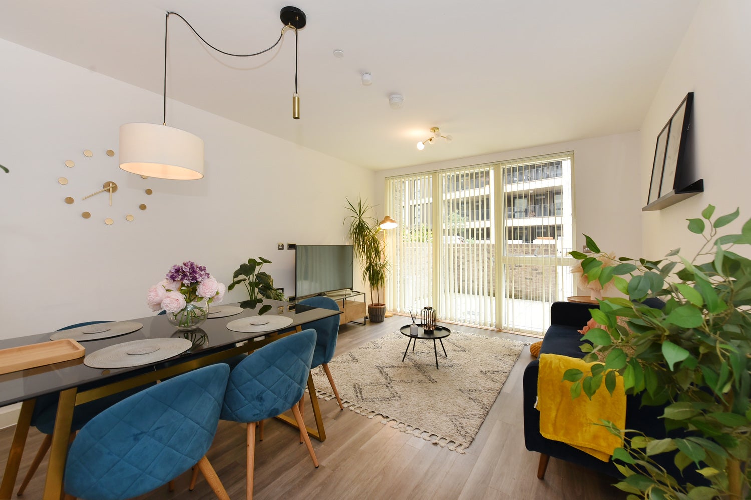 Flat Madison Way in Greater London